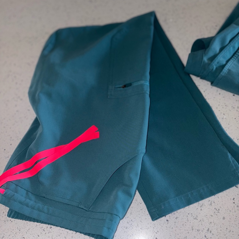Figs Teal Women's Casual Button Down Shirt - Picture 2 of 3